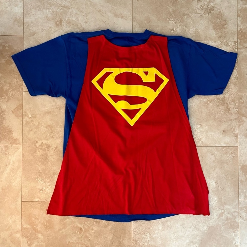 Superman Blue T-Shirt with Red Cape Size M